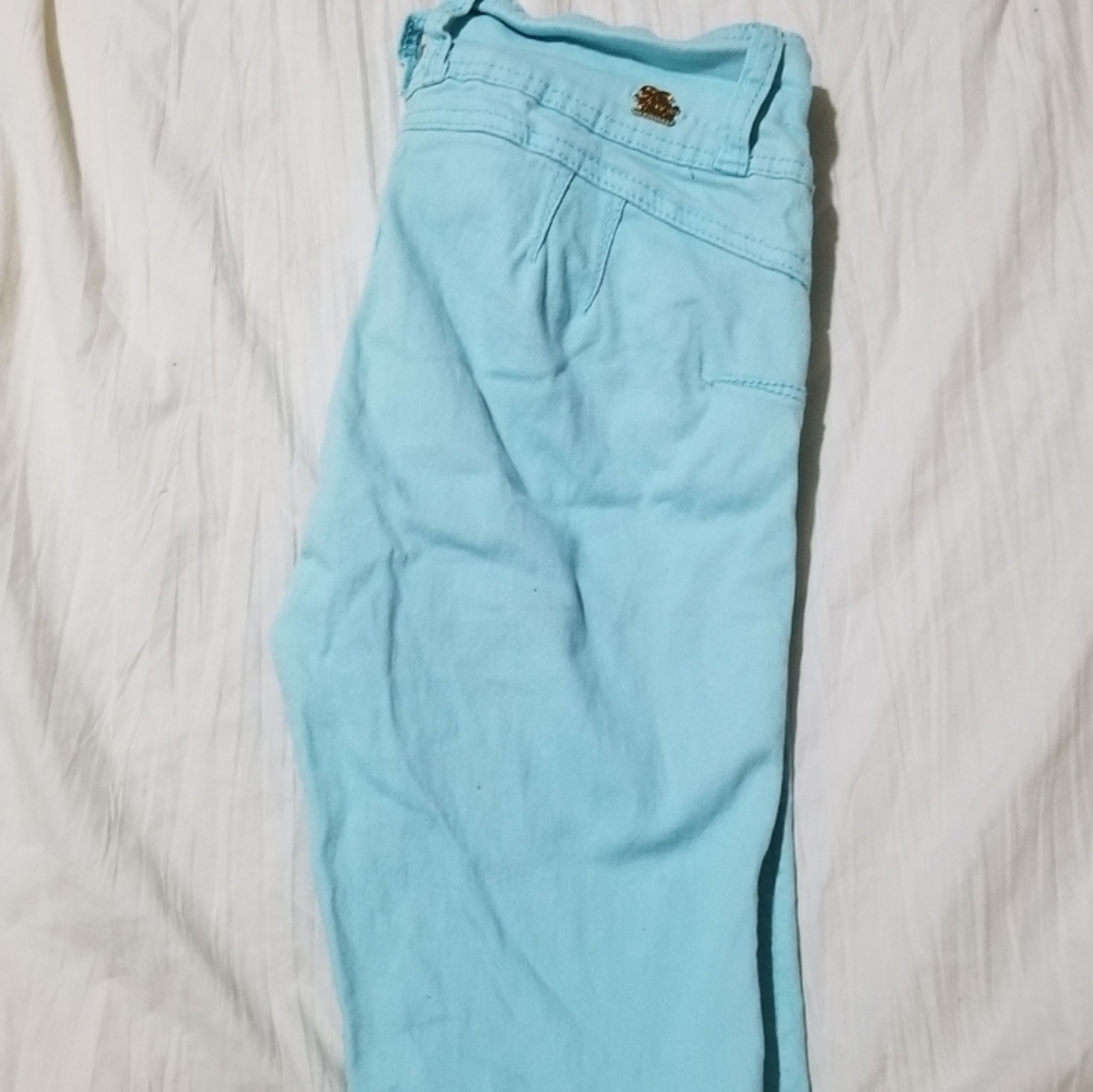 Shorts - Picture 3 of 4